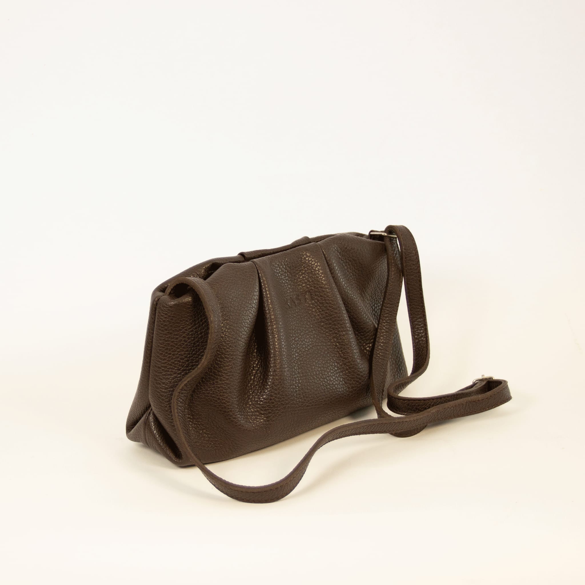 Fig Bag Small i chocolate från KASTI Studios Åhlens