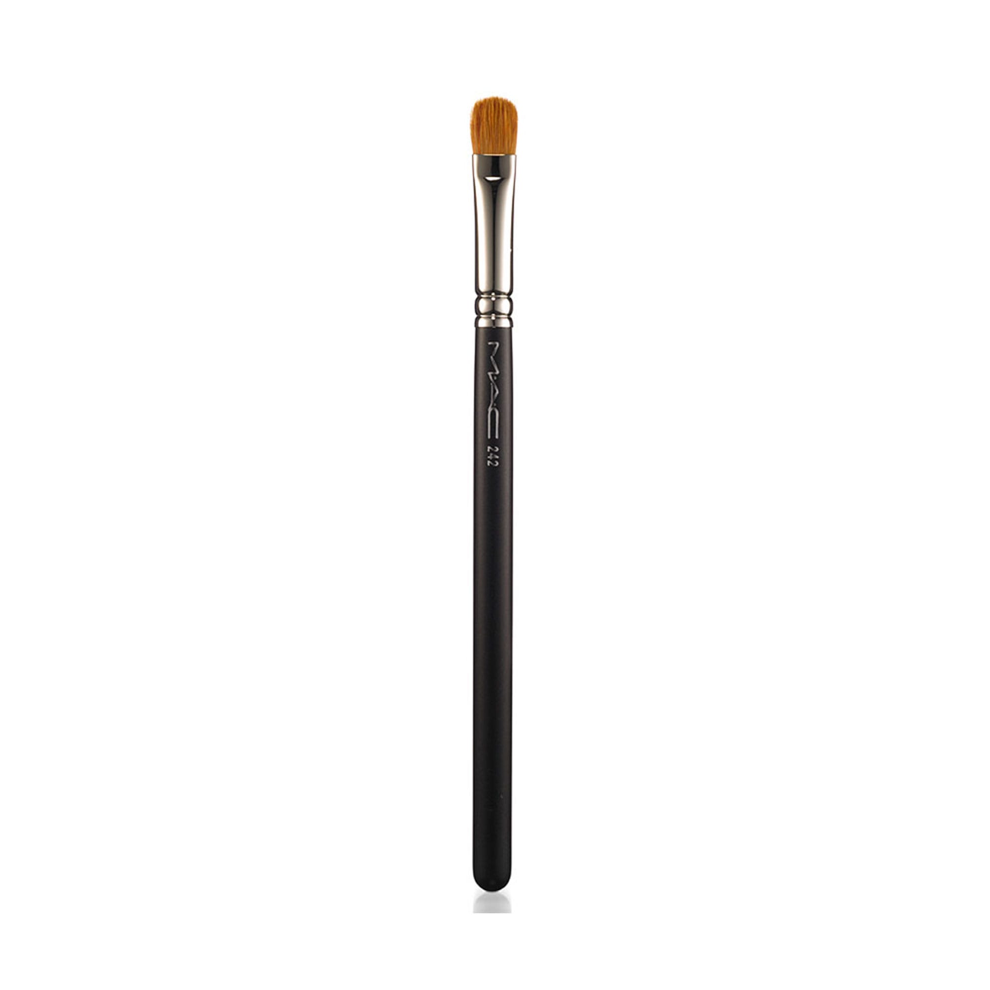 242 Shader Brush från MAC Cosmetics