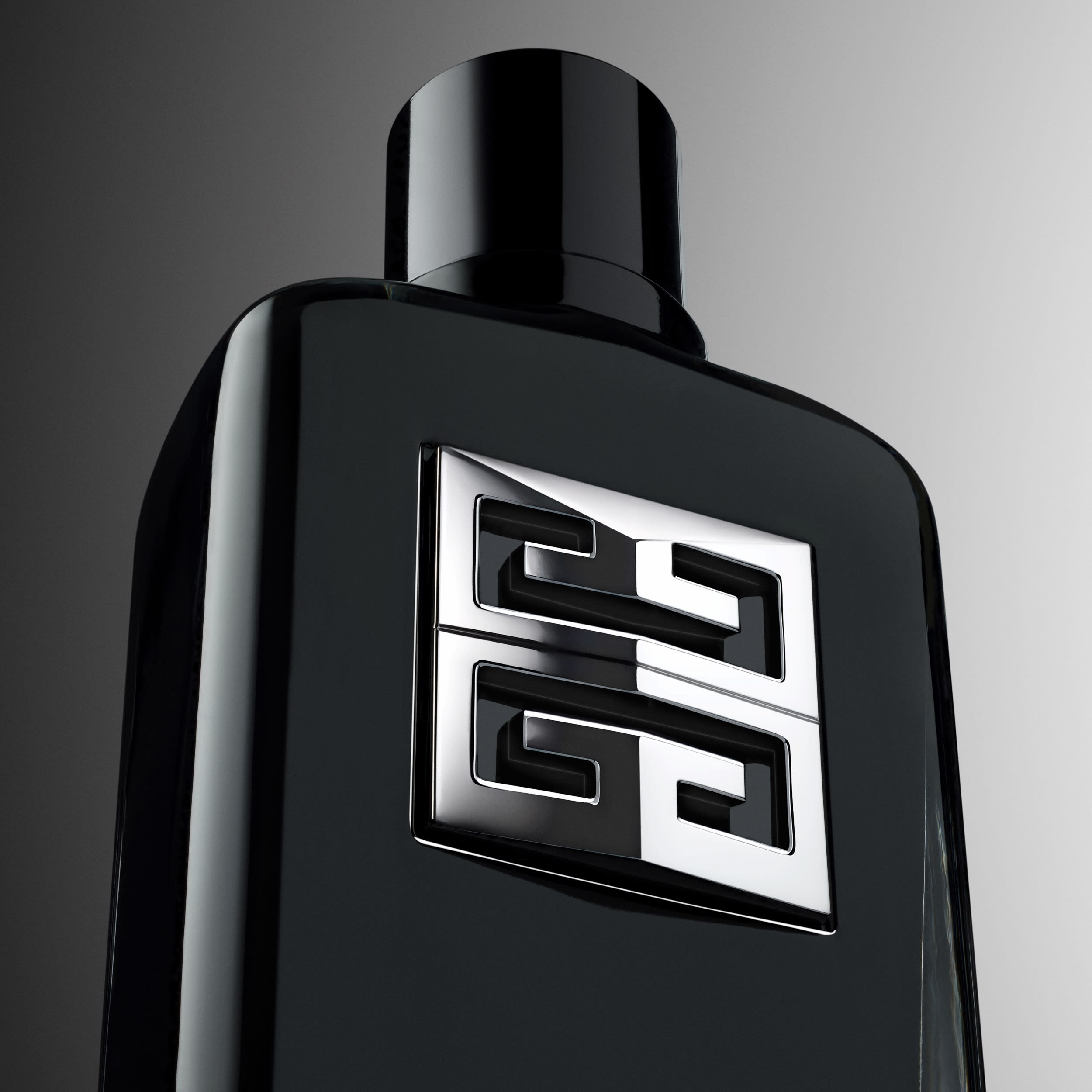 Gentleman Society Eau de Parfum i 100 ML från Givenchy Åhlens