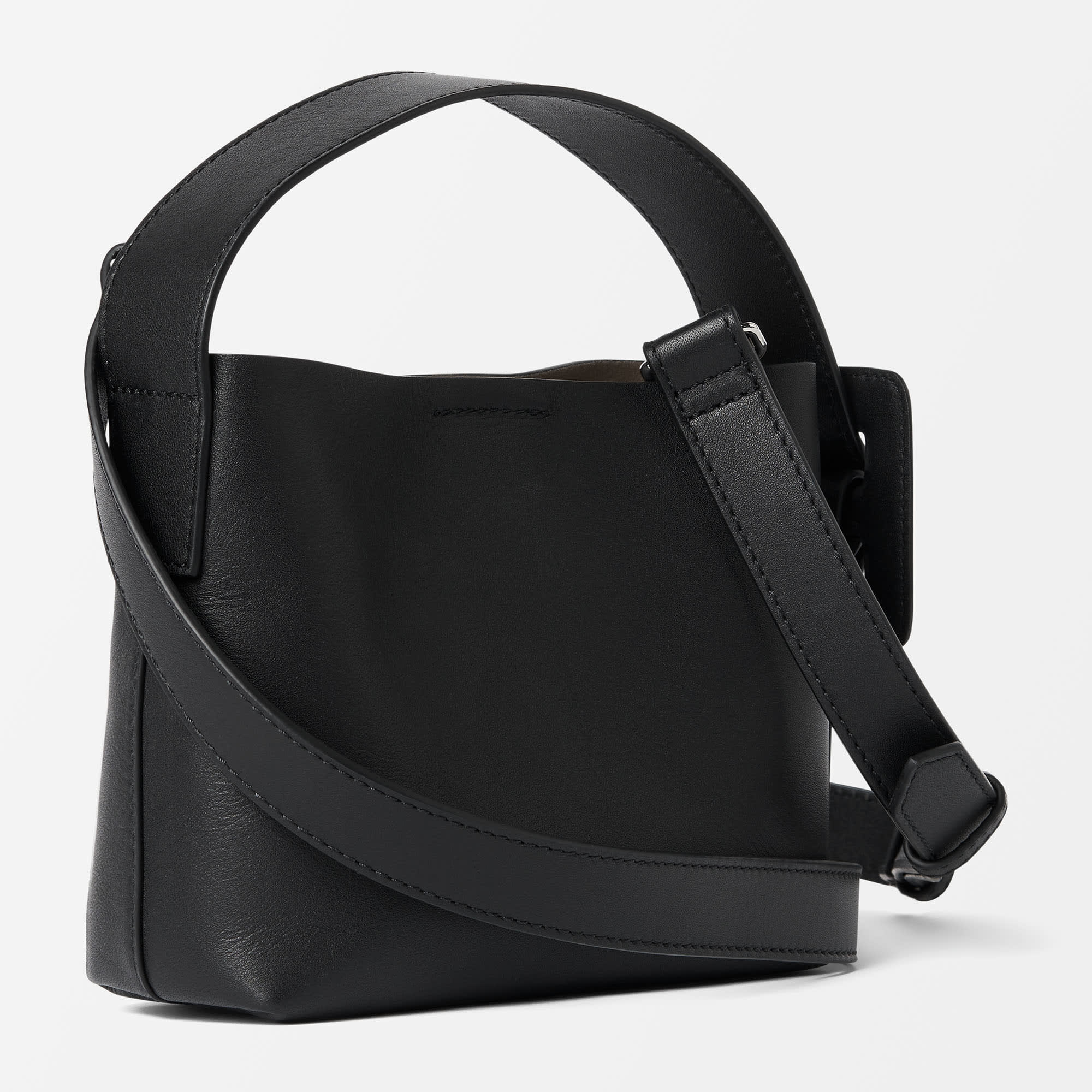 Crossbodyväska i läder IRIS