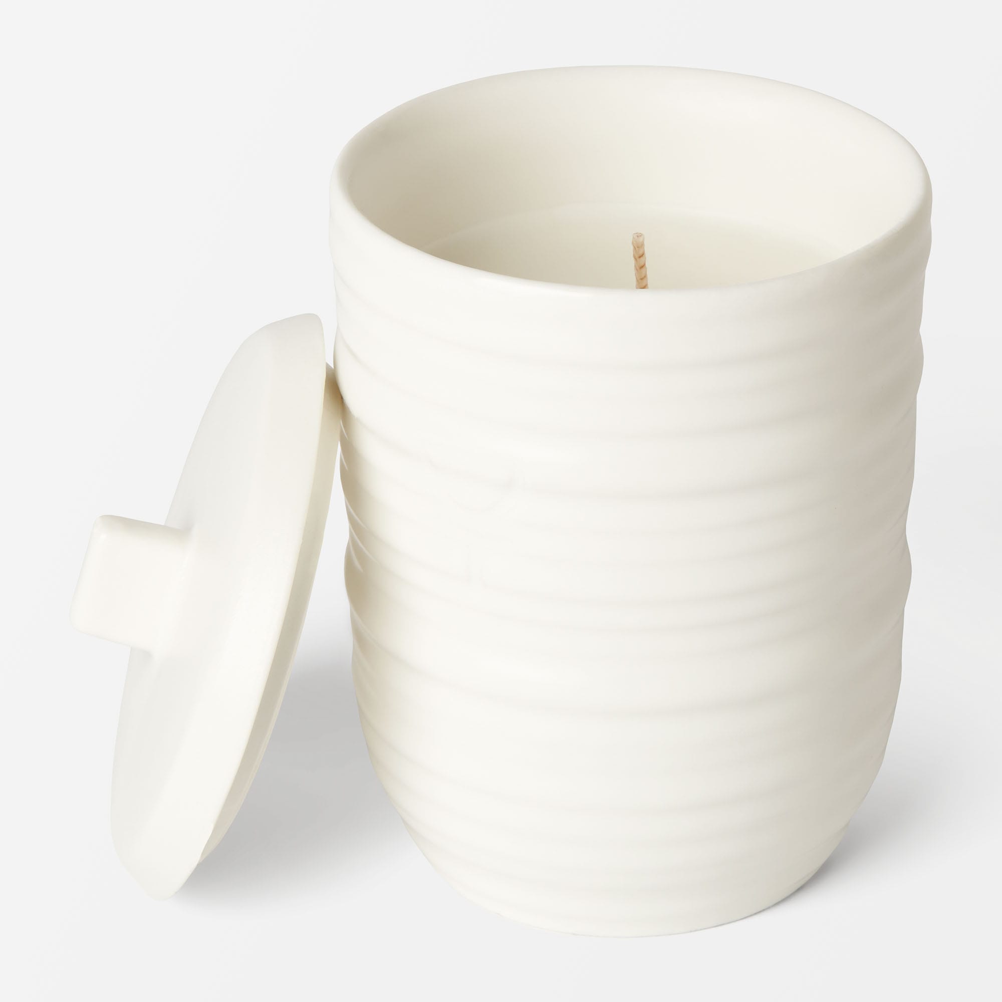 Doftljus i keramikbehållare