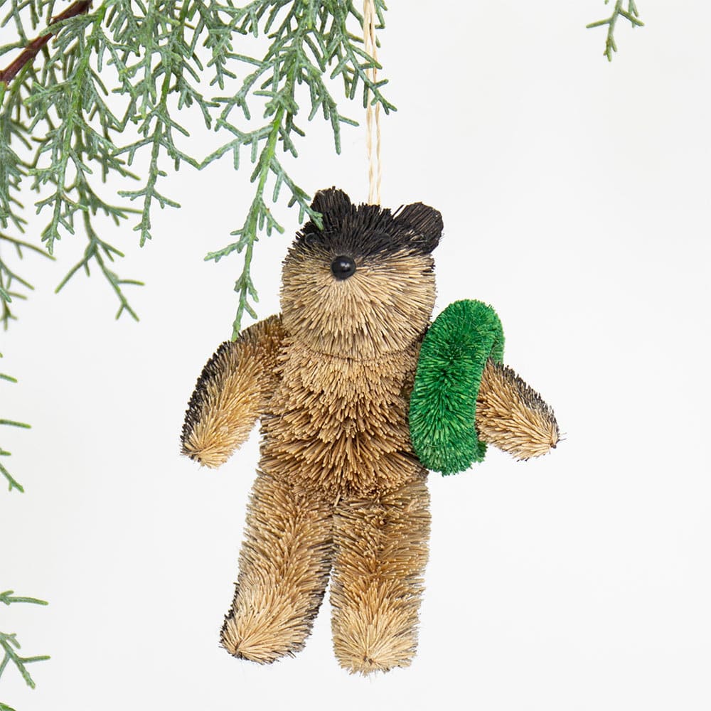 Julhänge Brush Bear+Wreath från A World of Craft