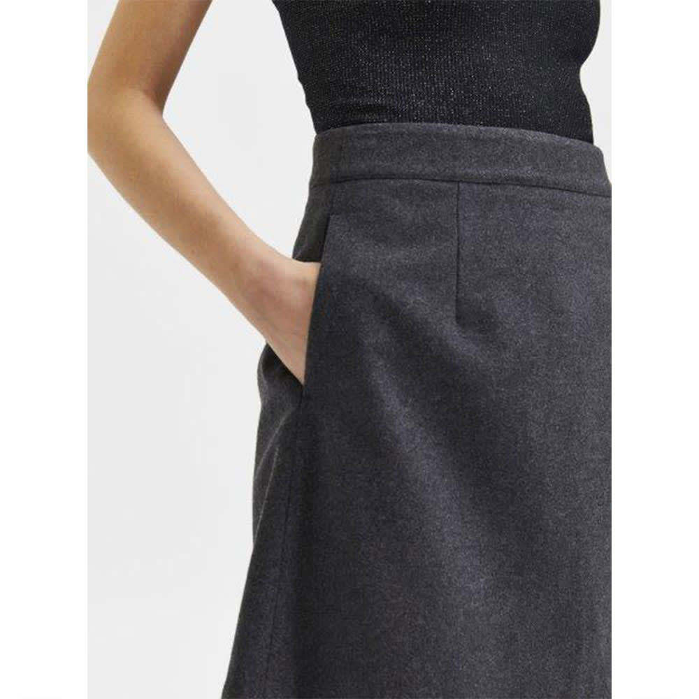 Ula Hw Mini Wool Skirt i Dark Grey Melange från Selected Femme Åhlens