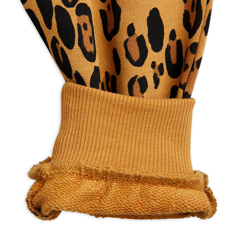 Basic Leopard Sweatpants