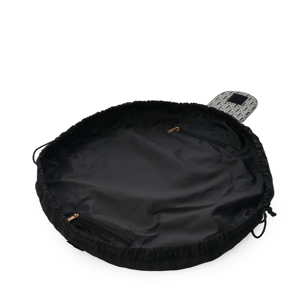 JLB- Round Drawstring Bag Medium /Black-White Necessär