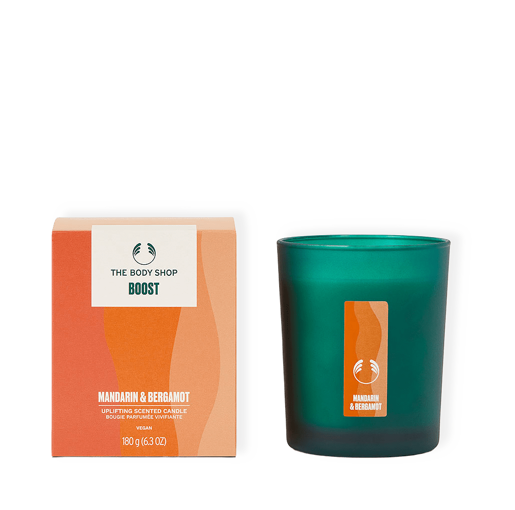 Boost Mandarin & Bergamot Uplifting Scented Candle från The Body Shop