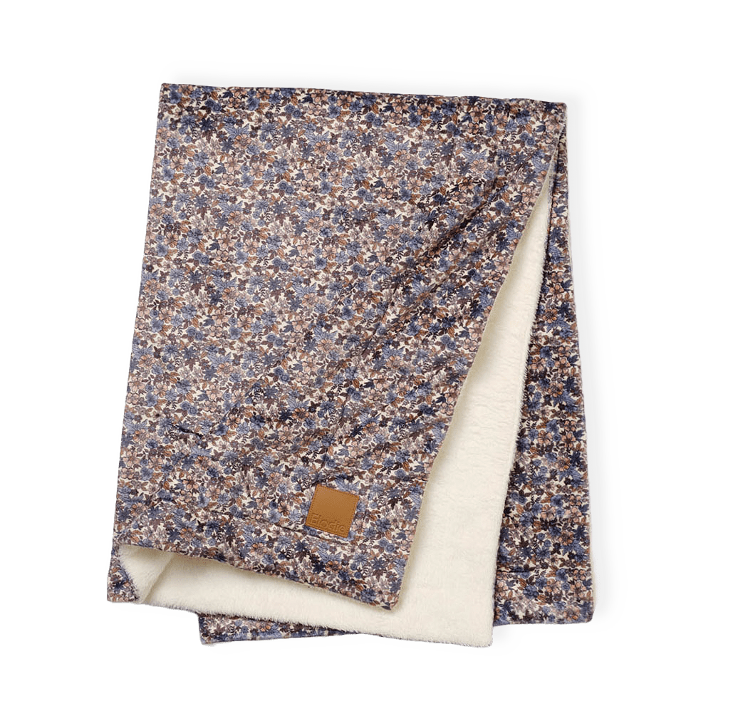 Pearl Velvet Blanket - Blue Garden från Elodie Details
