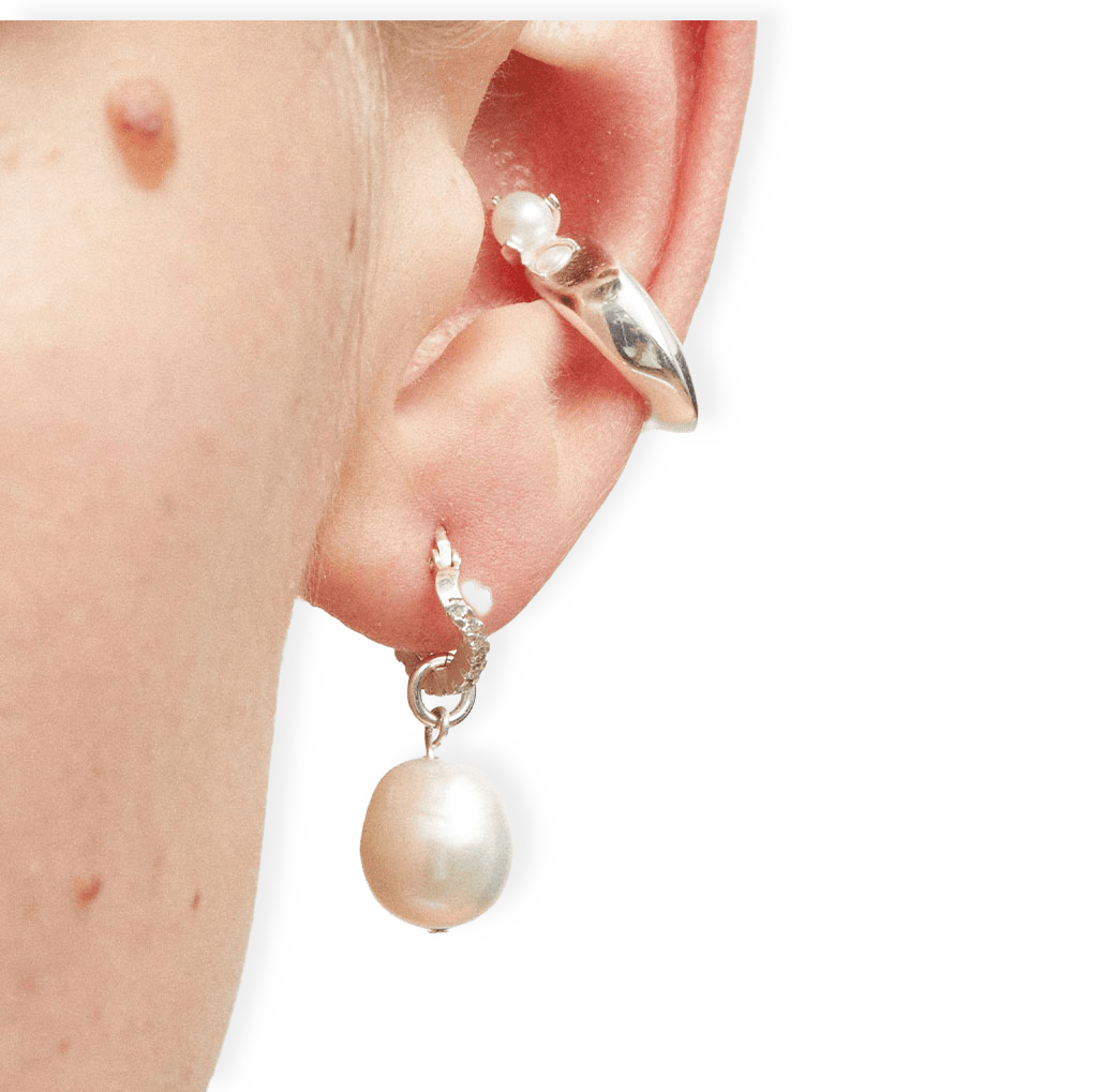 Pearled Drop Hoop Earring Mini från Cornelia Webb