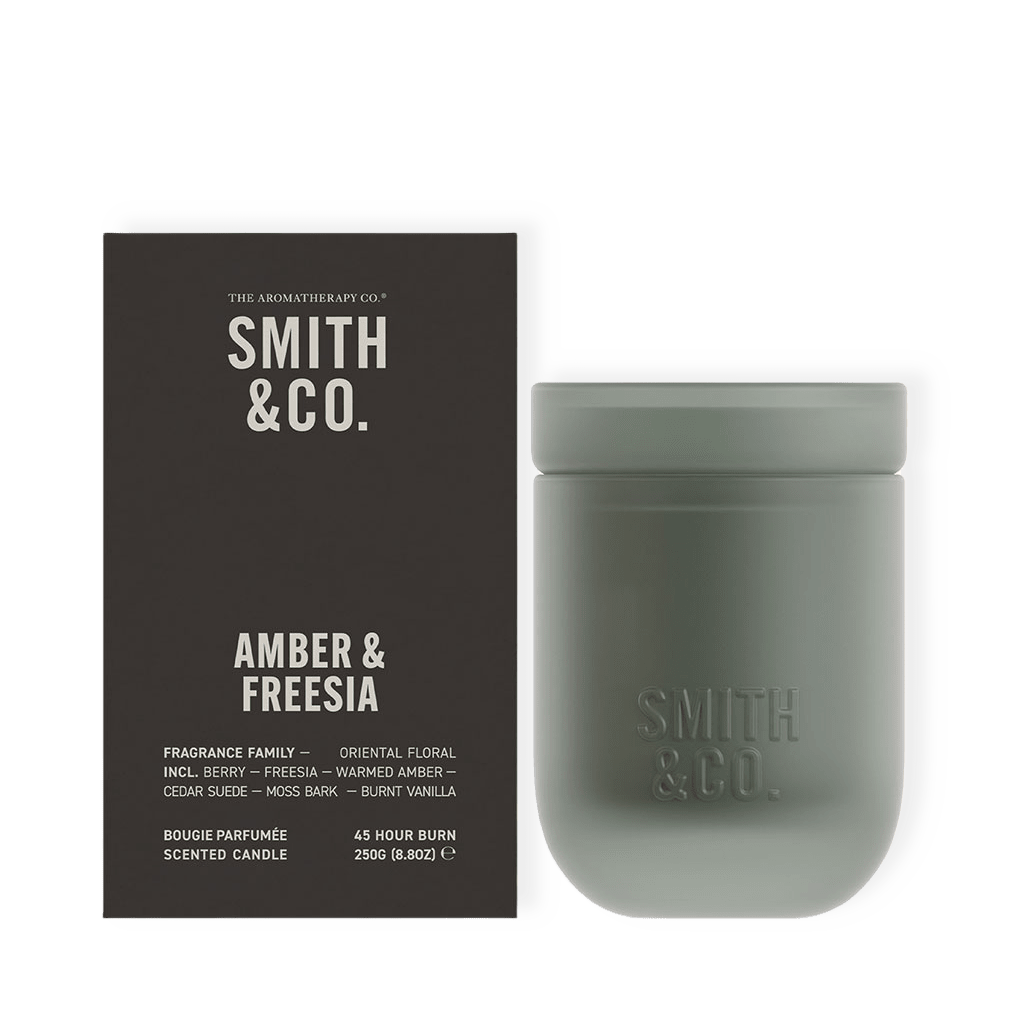 Doftljus Amber & Freesia från Smith & Co