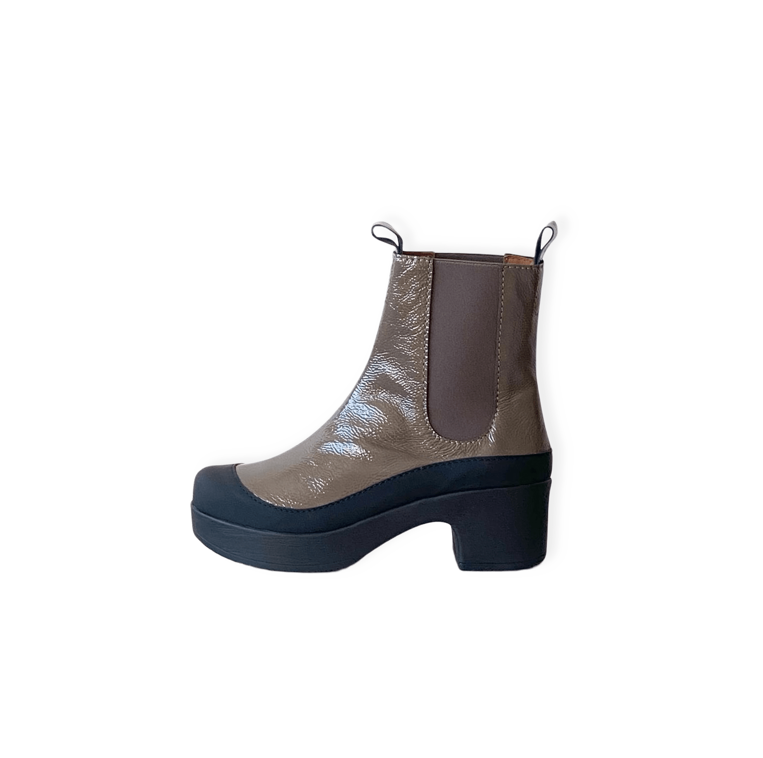 Susie Boot Patent Grey från Calou Stockholm