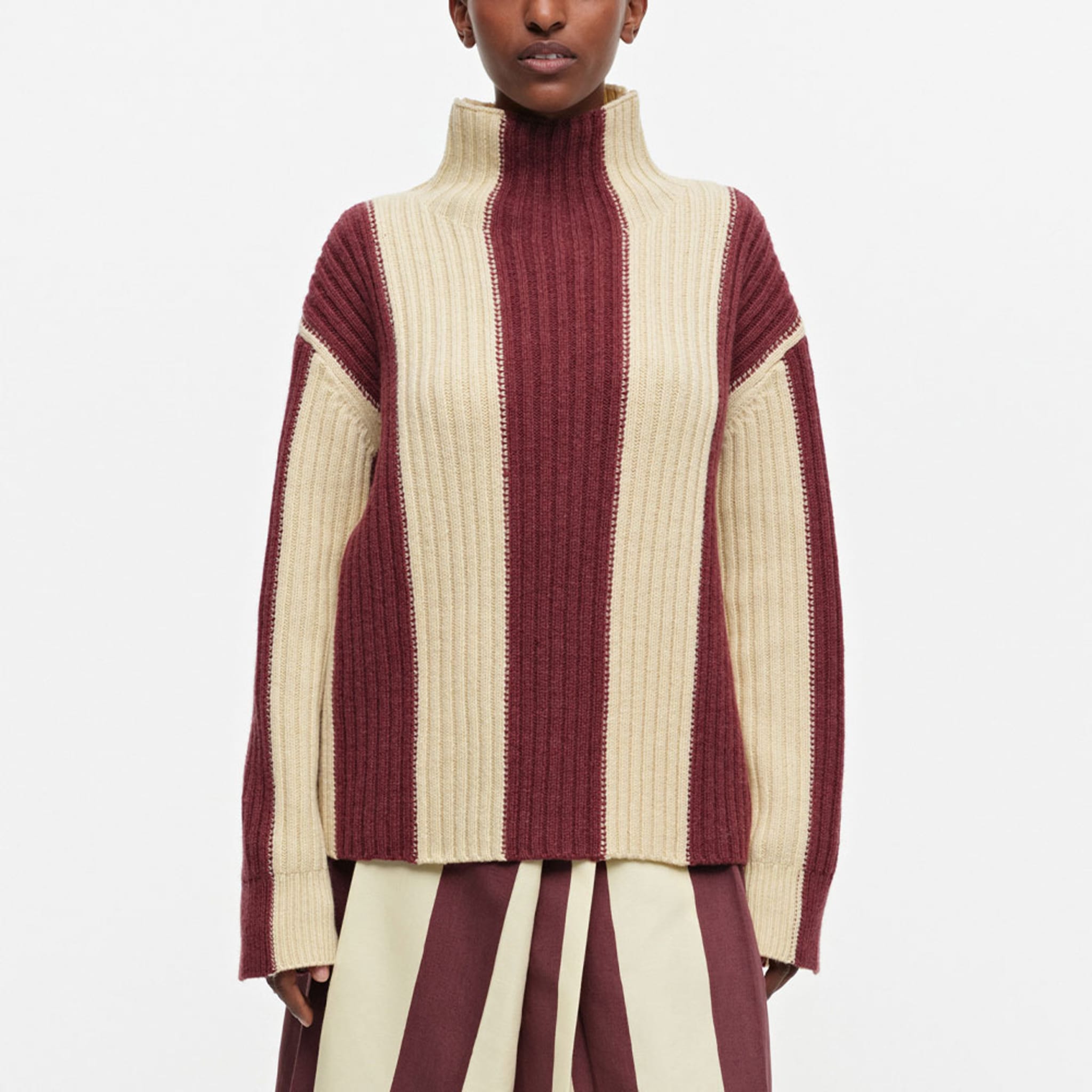 Raidat Maalis Sweater i Dark Red, Light Yellow från Marimekko | Åhlens