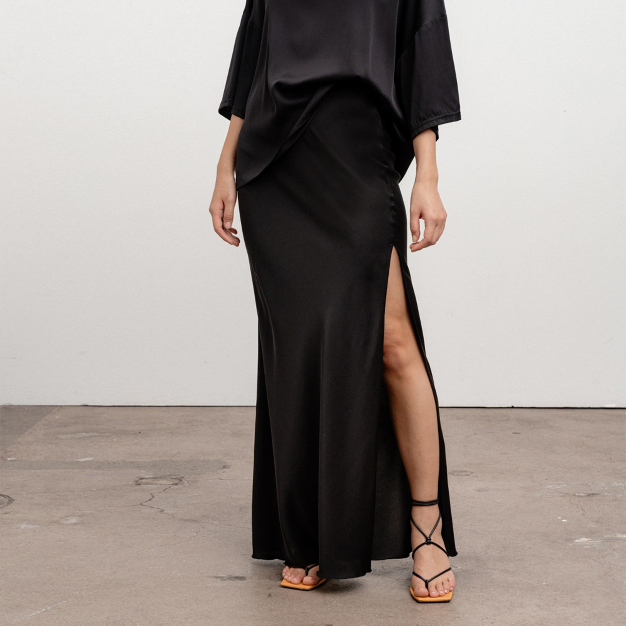 Hana Long Skirt, black