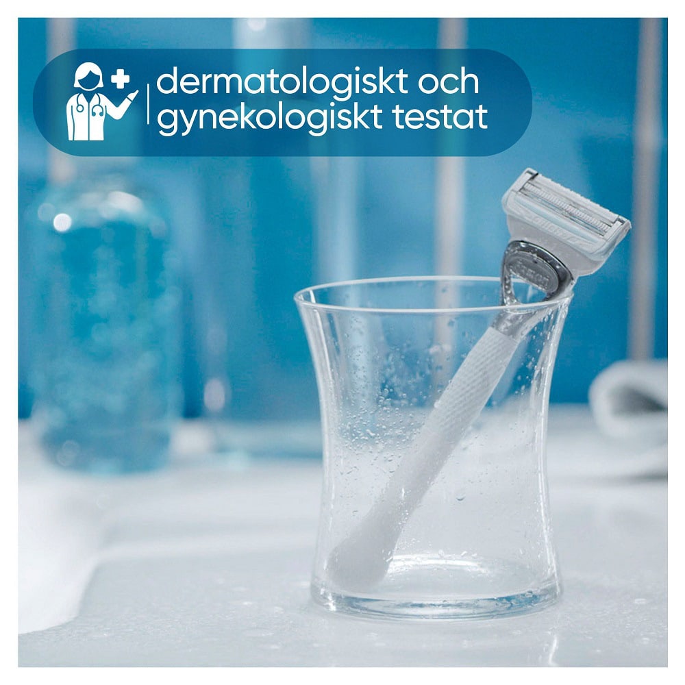 U mening kichkina teshigimga qolini tiqdi Qizlarning oq suyuqlik chiqishini tomosha qiling