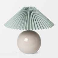 Bordslampa med skärm VEGA från Åhléns