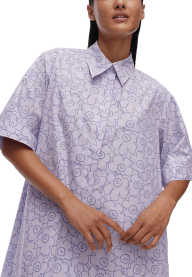 Vinna Piirto Unikko Dress Lilac, Dark Lilac från Marimekko